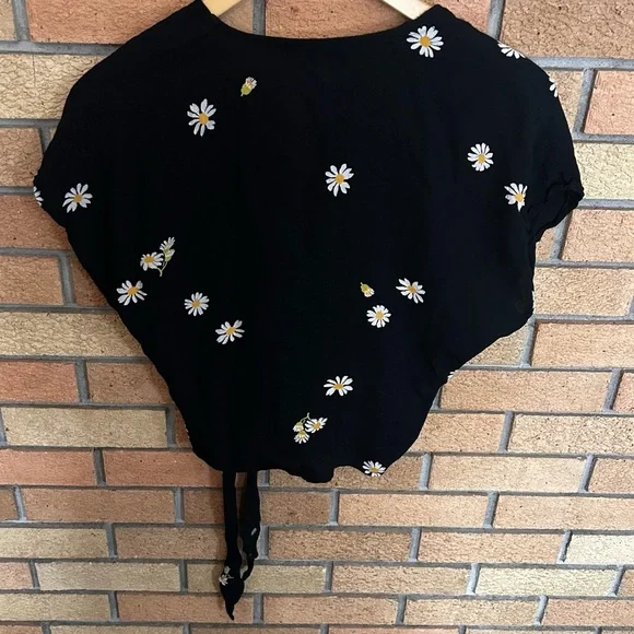 Madewell Sash-Tie Wrap Top in Lazy Daisies Black Size Small - Picture 4 of 8